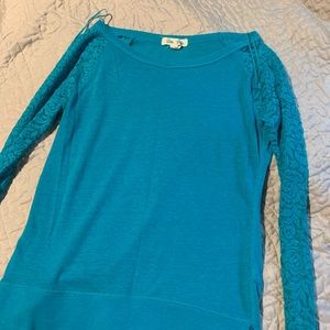 Laced sleeve teal shirt
